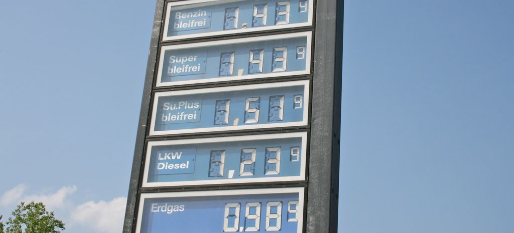 Wenn die Stellen des Dieselöls das Benzin überflutet haben