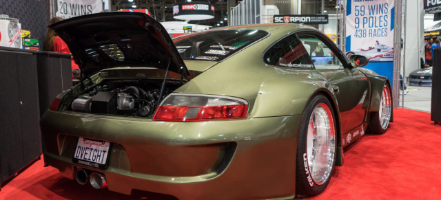 Hier schraubt der Falken Tires-Manager noch selbst!: Im KW-Blog entdeckt: Porsche 911 mit V8-Chevi-Motor