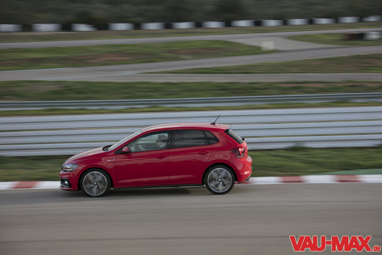 Alle Detailbilder zum 2018er Polo GTI (Typ AW): Erste Ausfahrt im neuen VW  Polo GTI 2.0 TSI DSG (2018) - Fotostrecke - VAU-MAX - Das kostenlose  Performance-Magazin