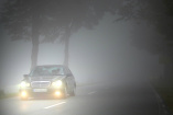 Wintertipp: Besser sehen und gesehen werden im Herbst: Am Tag mit Licht fahren - nicht nur bei Nebel.