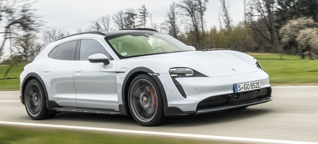 Erste Fahrt im Porsche Taycan Cross Turismo Turbo S Taycan Kombi