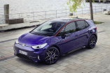 Limitierte Sonderedition des ID.3 GTX trifft auf sportliches Retro-Design: Kultmodell mit e-Comeback: Volkswagen ID.3 GTX FIRE+ICE Serienmodell ab  56.020 Euro