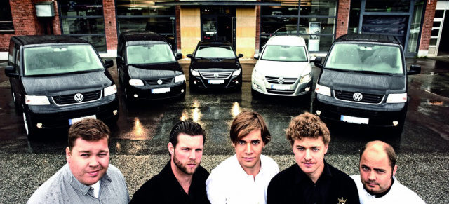 The Hives gehen ab sofort im Volkswagen auf Tour: Fahrzeugübergabe an die Paten der Volkswagen Sound Foundation