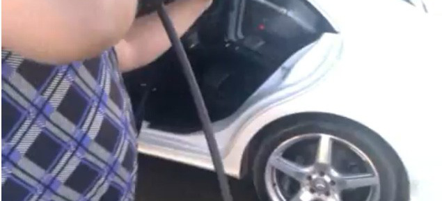 Schmerzfreies VIDEO: Innenraumreinigung geht auch mit einem Kärcher: So pflegeleicht ist der Innenraum des neuen Mercedes-Benz CLS zu reinigen