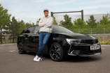 "Wow, da ist das Ding!": Jürgen Klopp fährt Opel Astra