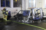 Schon wieder: Akkus des Streetscooter explodierten: Lieferfahrzeug der Post brennt lichterloh in Herne