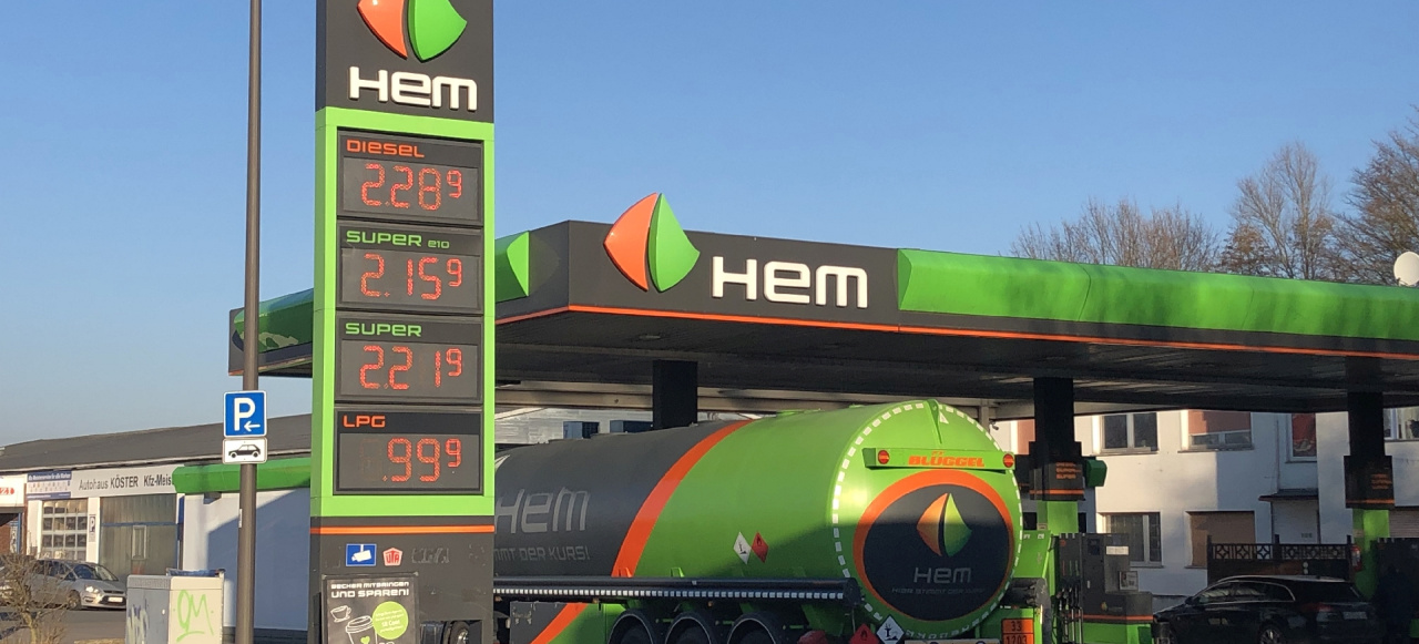 43+ Ölkonzerne Der Traurige Gärtner, Lyrics:oilcompanies pumping in