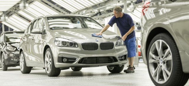 Serienproduktion Des 2er Bmw Active Tourer Gestartet In Leipzig Rollen Nun Vier Modelle Von Einem Produktionsband News Vau Max Das Kostenlose Performance Magazin