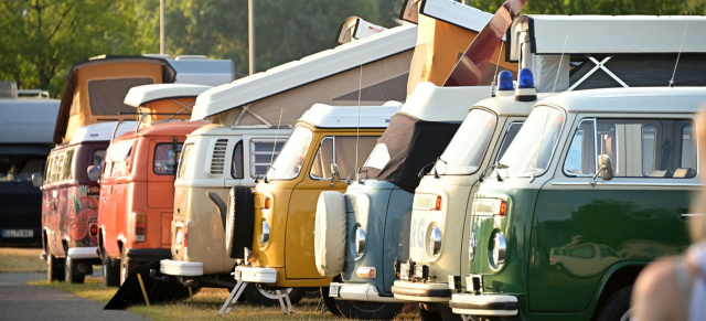 Jetzt mit VIDEO - Treffen der Generationen: VW Bus Festival 2023 - Die größte Bulli-Party des Jahrzehnts