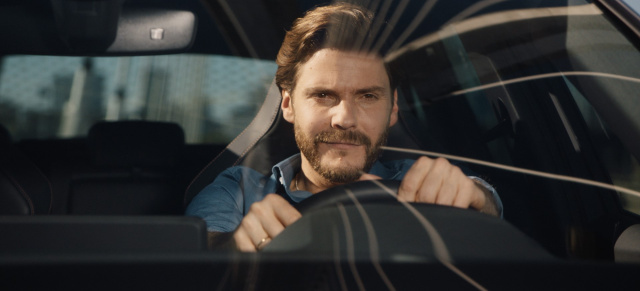 Daniel Brühl wird neuer CUPRA-Markenbotschafter: VIDEO: CUPRA-Kampagne zum Marktstart des Plug-in-Hybrid