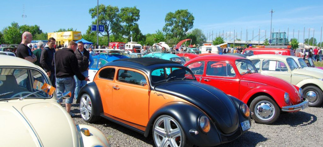 Das Maikäfertreffen 2011 rockt: Flieg, Maikäfer flieg!: Käferschwemme in Hannover bei strahlendem Sonnenschein  rund 4.-5000 Luftgekühlte Volkswagen treffen sich  auf dem Messegelände in Hannover