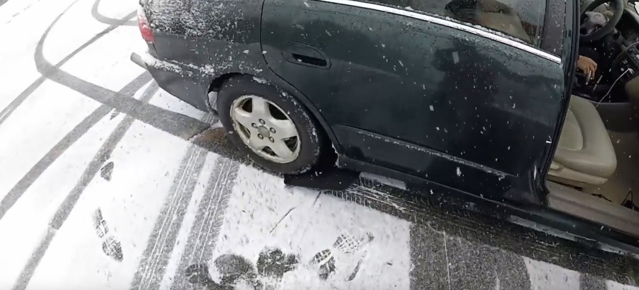 Mit diesem genialen Trick kannst Du trotz Frontantrieb richtig driften VIDEO So einfach geht