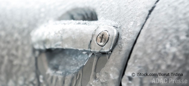 Wintereinbruch: Tipps bei zugefrorenen Türen und Scheiben am Auto: Frost-Frust am Auto?