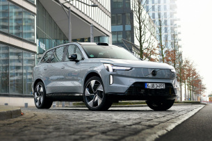 Das neue Elektro-Flaggschiff der Schweden im ersten Test: Touareg-Gegner: 2025er Volvo EX90 im Video-Fahrtbericht