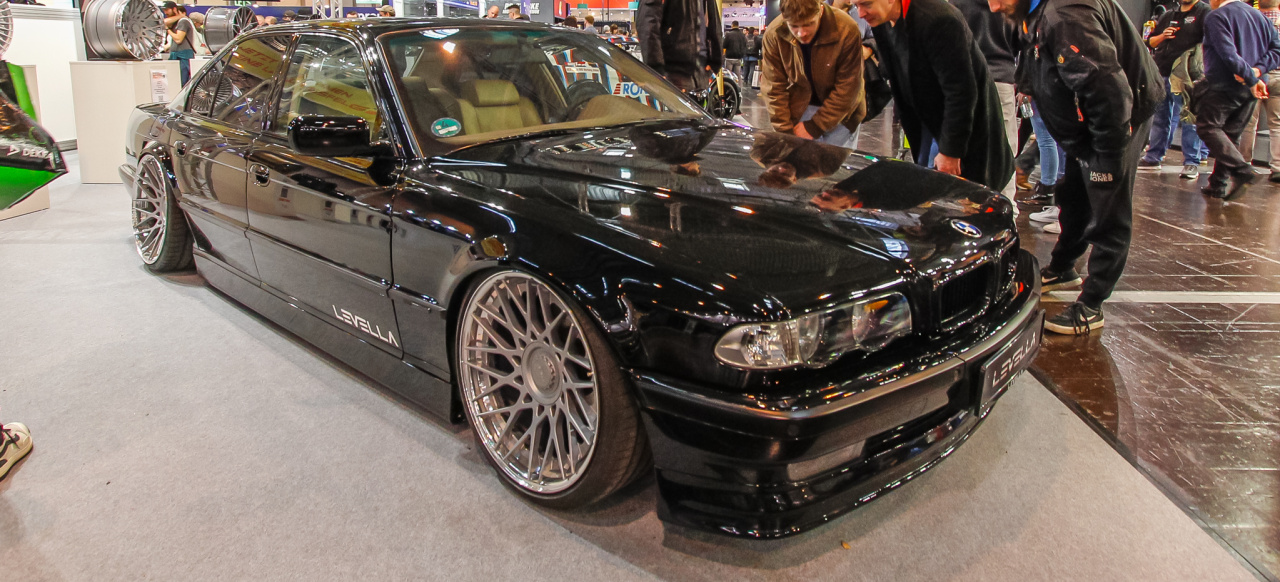 Das Voting zum 7. WORLD WHEEL AWARD powered by ESSEN MOTOR SHOW läuft: Jetzt hier abstimmen! Weiter mit dem Halbfinale am 26.03.25 - "LEVALLA" vs. "RONAL"