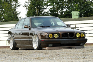 Bodenlose Blechheit: Wie tief kann ein BMW 525i sinken und dabei noch so gut aussehen?
