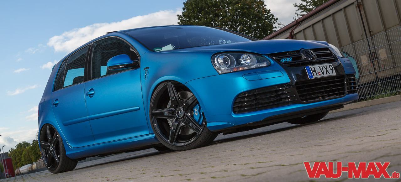 The real thing VW Golf 5 R32 macht blau Auto der Woche VAUMAX