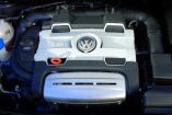 VW-Kunden klagen über quietschende Motoren! : Nach dem Drönen der Vuvuzelas kommt der nächste Sound-Ärger: Kunden beklagen sich über quietschende Motoren. 