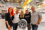 WORLD WHEEL AWARD powered by ESSEN MOTOR SHOW: Pokalübergabe an den letzten Gewinner