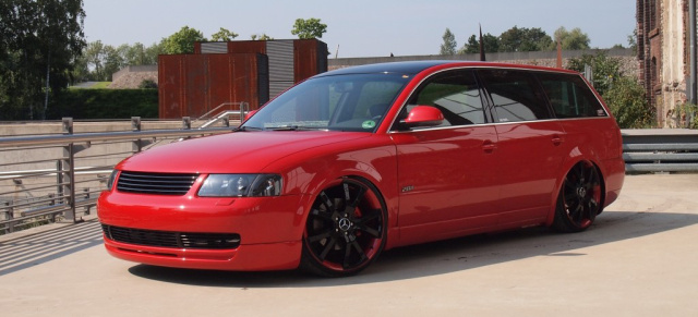 The VeLOWcity  Edler VW Passat 3B Variant: Cleaner Kombi komplett in Red & Black mit Airride-Fahrwerk 