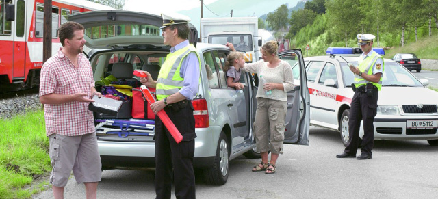 Achtung Autofahrer: Gestiegene Bußgelder im Ausland!: Kosten für Verkehrssünden 2012 bis zu 40 Prozent höher, Strafzettel kommen auch nach Hause - Bußgeldtabelle von 36 Ländern.