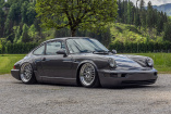 Flachmann mit Lowrider.at Airride und funkelnden Felgen: 1990er Porsche 911 (964) mit doppelter Luft dank Airride