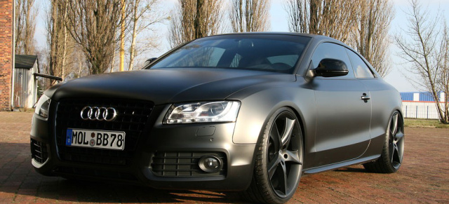 Audi Tuning: Audi A5 in mattschwarz: Das Batmobil von heute