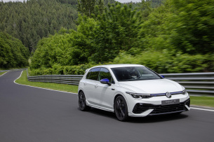 Rekordzeiten auf der Nordschleife: Diese Autos fuhren am schnellsten – doch der PR-Wert für Hersteller und Kunden ist fraglich.: Das sind die spektakulärsten Bestzeiten auf der Nürburgring-Nordschleife – und was sie wirklich bedeuten