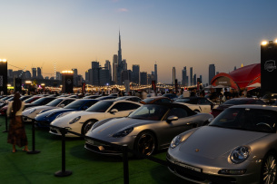 Ein Markenevent zwischen Autokultur, Lifestyle und Familienerlebnis im Herzen Dubais: Icons of Porsche 2025: Wüstenglanz, Familienfestival und Fanträume