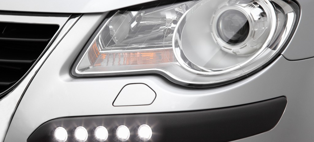 Neu von HELLA: LED-Tagfahrleuchten mit passender Blende für den VW Touran :  Nachrüstung empfehlenswert: Tagfahrlicht erhöht Sichtbarkeit im  Straßenverkehr und mindert das Unfallrisiko - News - VAU-MAX - Das  kostenlose Performance-Magazin