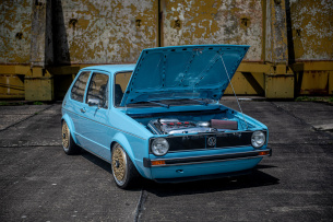 „Baby Blue“: Heisenberg wäre stolz auf diesen miamiblauen VW Golf 1 mit 500 PS Turbo-Power
