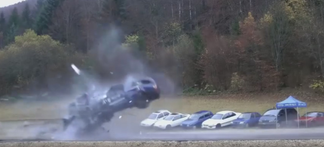 Heftiger Einschlag - totales Versagen der Sicherheitssyteme: VIDEO: So sieht ein Crashtest mit 200 km/h aus