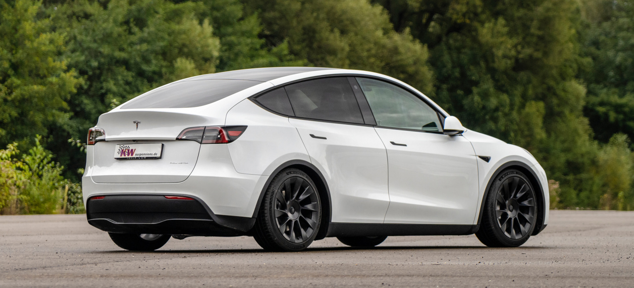Tesla-Tuning für mehr Reichweite?: Gewindefahrwerk fürs Tesla Model Y -  News - VAU-MAX - Das kostenlose Performance-Magazin