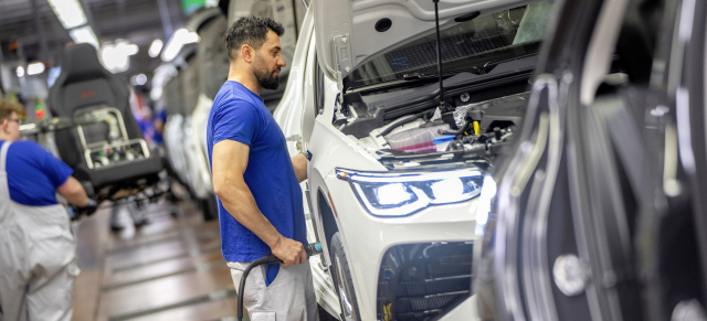 50 Jahre Golf Produktion in Wolfsburg: VW Werk Wolfsburg feiert den Bestseller - „50 Years of Golf“