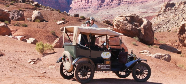 VIDEO: Weltreise im 100 Jahre alten Oldtimer: Im Ford Modell T um die Welt 