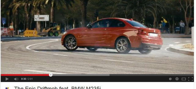 Driftmob-Video  BMW lässt den M235i kräftig qualmen: 2 Minuten lang volle BMW-Action