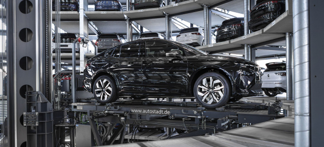 Jetzt kommt mit Škoda frischer Wind in die berühmten Autotürme.: Škoda startet Erlebnisabholung in der Autostadt Wolfsburg