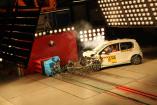 E-up! im ADAC Crashtest: Wie sicher ist der wirklich?: So verkraftet des VW e-up! das Mehrgewicht und die  Hochvoltstrom-Batterie im Crashtest!