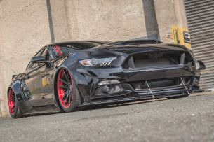 Das Alpha-Tier: Widebody Ford Mustang von Simon Motorsport