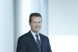 Markenwechsel: Neuer VW-Konzernvorstand: BMW-Entwicklungschef Dr. Herbert Diess wechselt zu Volkswagen