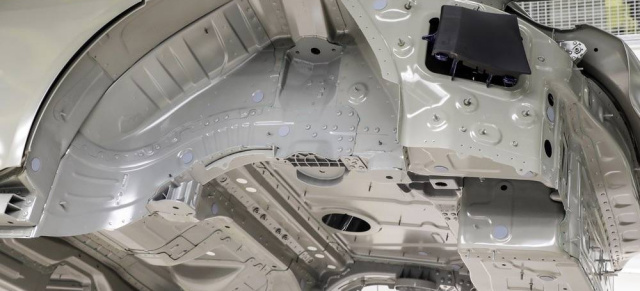 Pflaster statt Stopfen im Porsche Karosseriebau: Neues Fertigungsverfahren beim Taycan ersetzt Blindstopfen