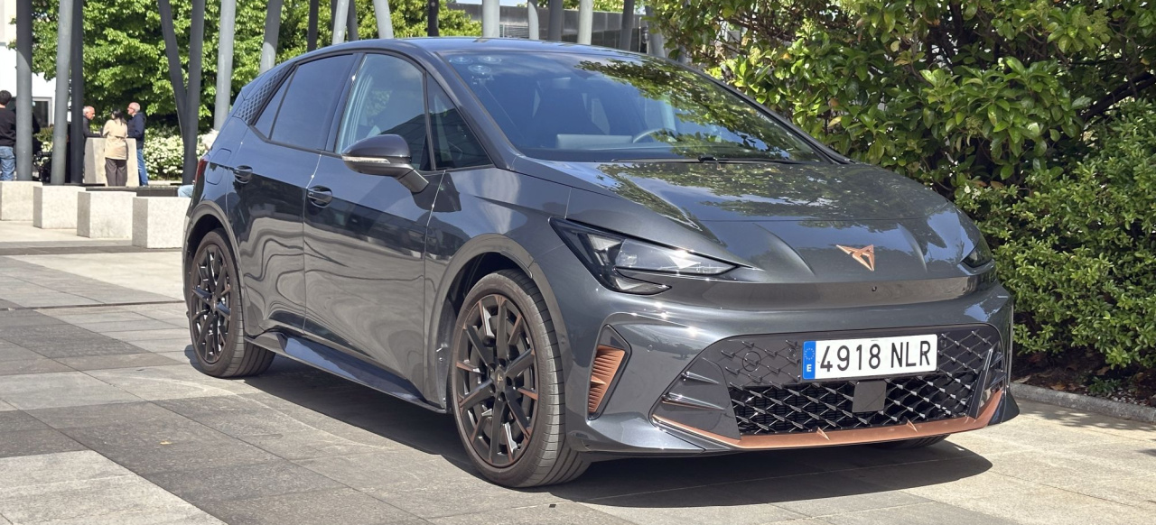 Facelift, Fahrbericht und alle Details im Check – plus Video zum neuen Cupra Born direkt im Artikel: Gefahren: Cupra wertet den neuen Born deutlich auf