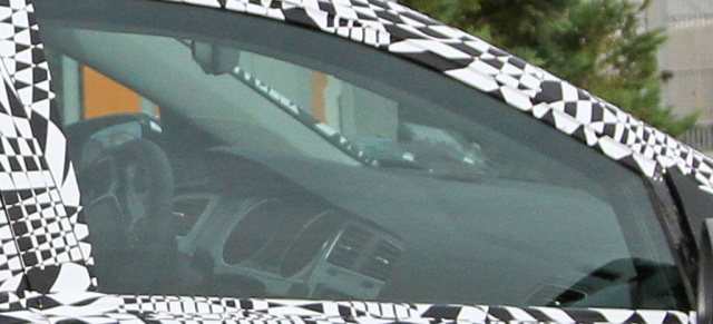 Der erste Blick in den Innenraum des Golf 7 R: So sieht das Cockpit im Golf 7 aus. 