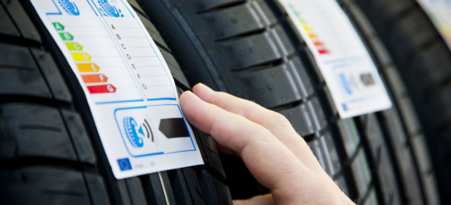 Reifenlabel kommt dieses Jahr - mehr Transparenz für den Kunden: Neuer Aufkleber klärt auf: EU-Kennzeichnung vereinfacht 2012 die Reifenauswahl