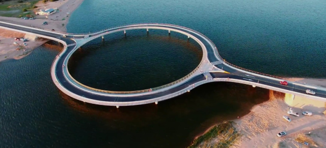 VIDEO: Tolle Architektur-Idee: Der abgefahrenste Kreisverkehr der Welt – der gar keiner ist