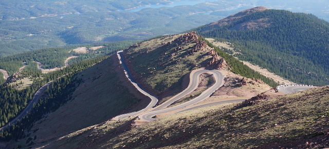 Video - Das Pikes Peak-Bergrennen hat viel zu bieten!: Wir nehmen Dich mit zum Pikes Peak-Bergrennen 2018