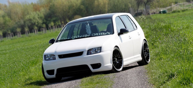 Golf 4 Tuning - Der weisse Ritter: Vergesst David Hasselhoff und seinen sprechenden schwarzen TransAm, hier kommt Peter Paulina mit seinem schneeweissen Golf!