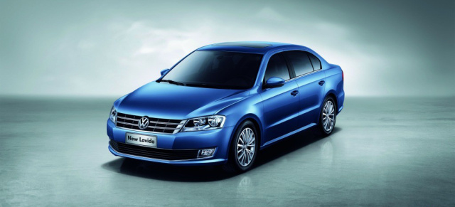 Der New Lavida für China und der kleine feine Unterschied: Auto China 2012 in Peking  auch Volkswagen ist dabei.