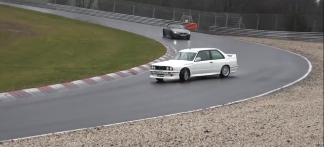 Video: Regen, Drifts und Dreher: So war der Car-Freitag 2016 am Nürburgring