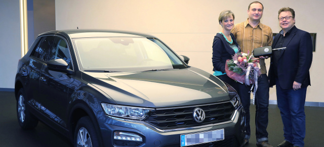 Vom Showroom auf die Straße: Erste VW T-Roc Auslieferung in der Autostadt 